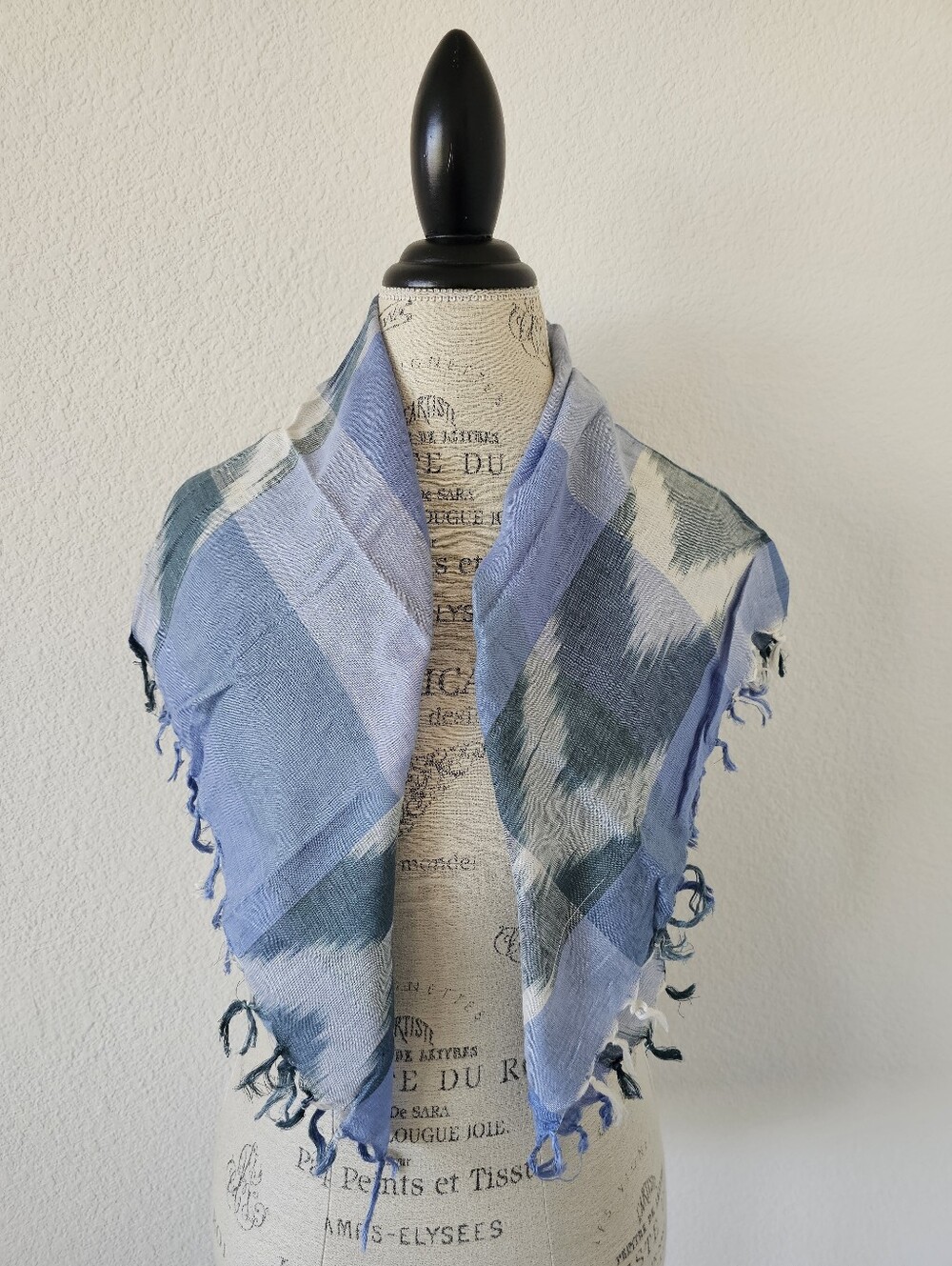 Vintage Glentex 100% Rayon Blue Ikat Plaid Square Scarf (32" x 32")ā